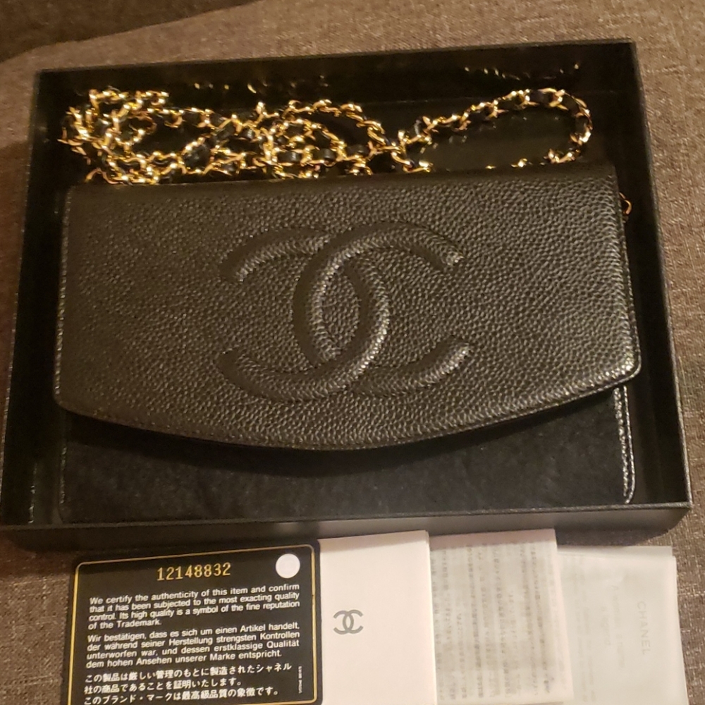 Vintage chanel caviar cross body